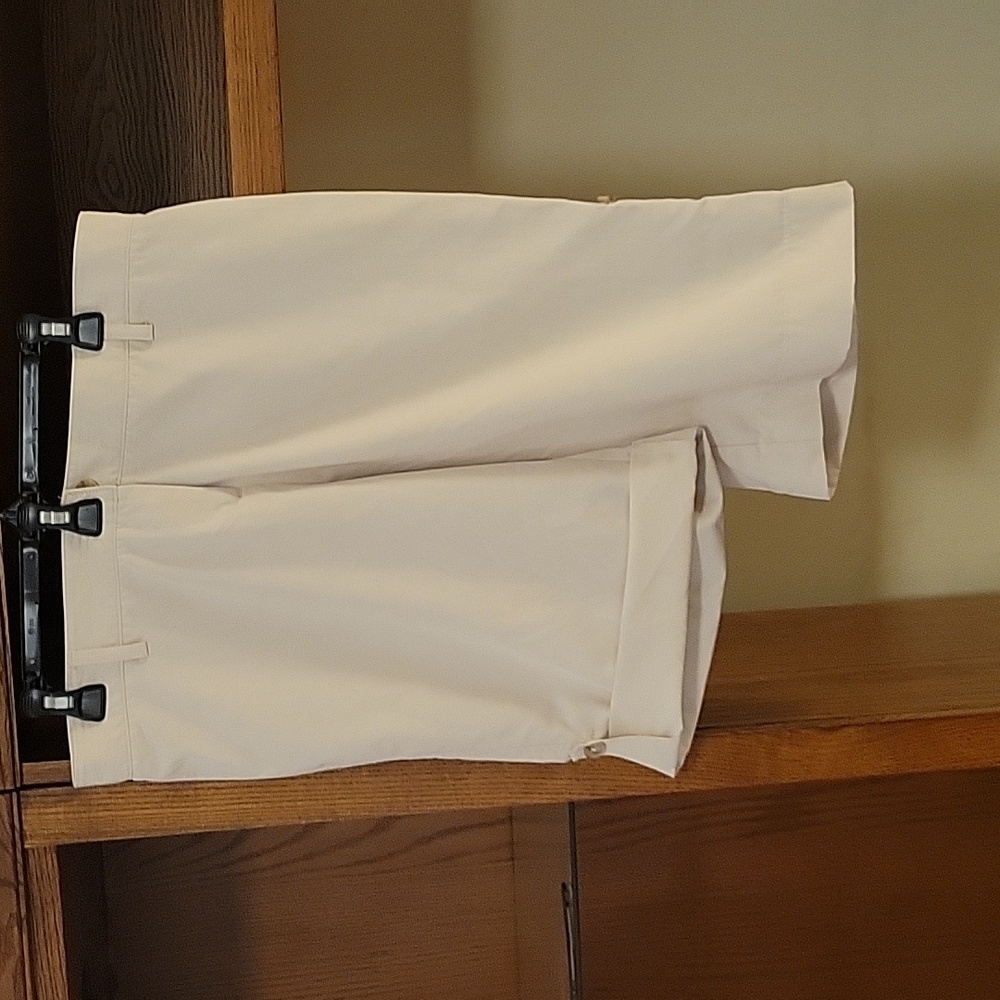 Weatherproof Bermuda shorts, size 10